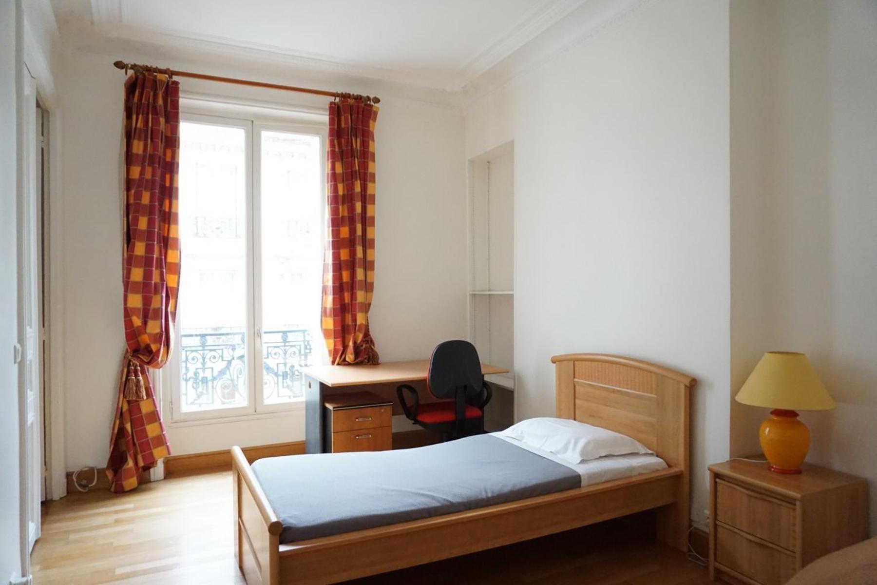 Avenue D'iena - 16 Apartment